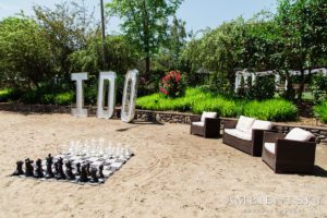 A pictorial setup for the newlyweds