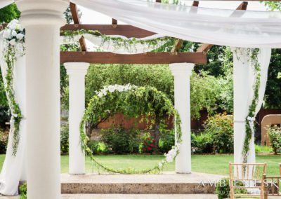 Circular wedding altar